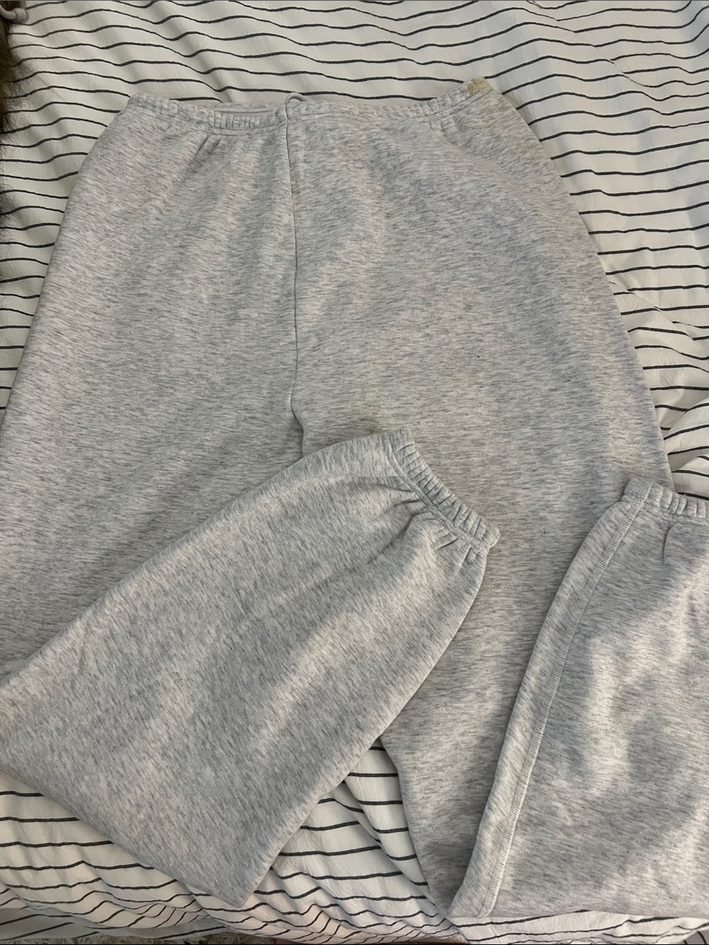 SKIMS Light Heather Gray Women's Sweatpants Joggers